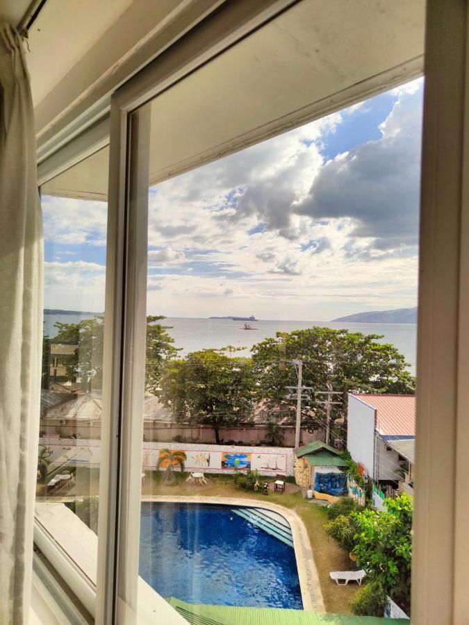 Wild Orchid Beach Resort Olongapo Exterior photo