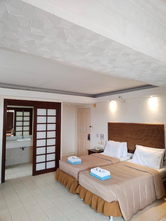 Wild Orchid Beach Resort Olongapo Exterior photo