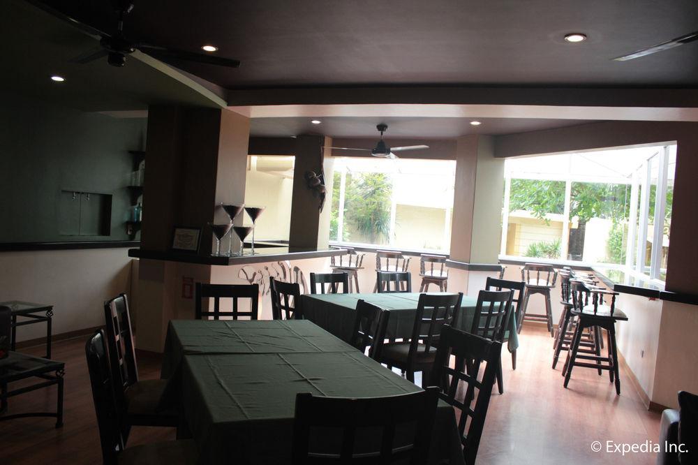 Wild Orchid Beach Resort Olongapo Exterior photo