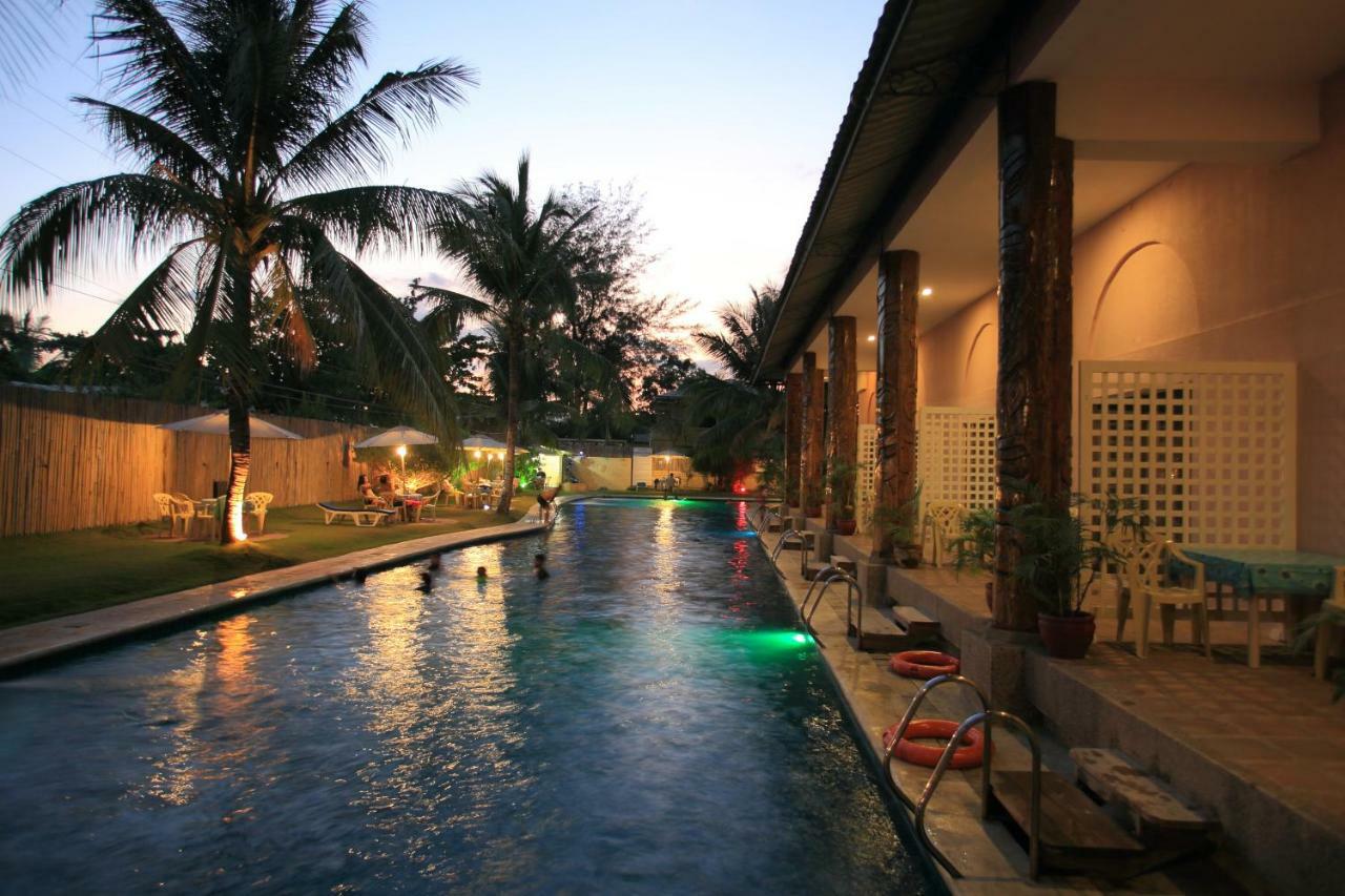 Wild Orchid Beach Resort Olongapo Exterior photo