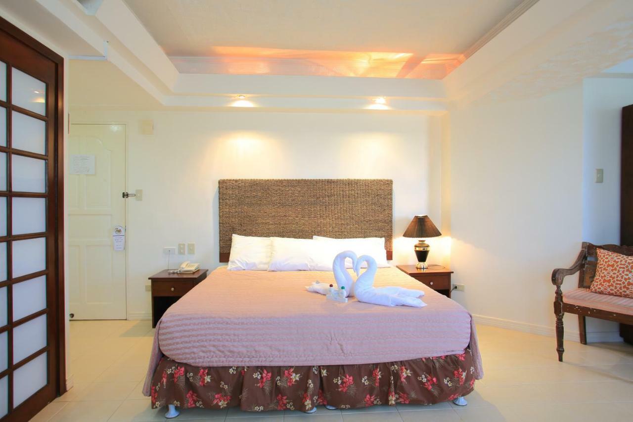 Wild Orchid Beach Resort Olongapo Exterior photo
