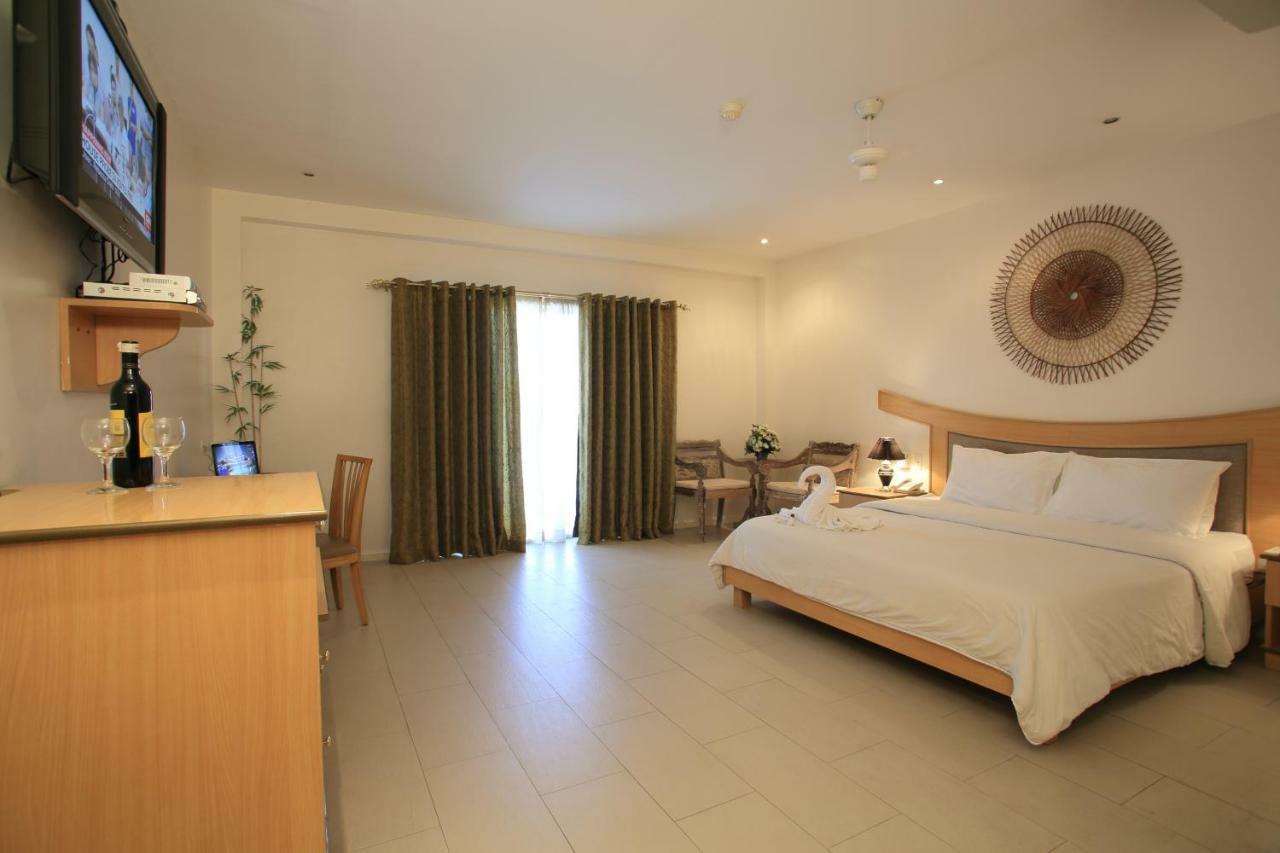 Wild Orchid Beach Resort Olongapo Exterior photo